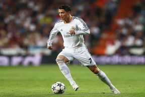 2026国际足联世界杯-TheShy王者归来！首战暴走，利物浦现场万人沸腾